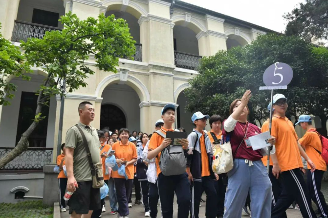 “跟著詩詞游南京”——建湖縣秀夫中學南京研學